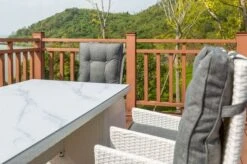 OUTFLEXX Dining Set, Weiß, Polyrattan, Tisch 200x95cm, Spraystone 6mm, 6 Dining Sessel Verstellbar 31 OUTFLEXX Dining Set, Weiß, Polyrattan, Tisch 200x95cm, Spraystone 6mm, 6 Dining Sessel Verstellbar -Gartenmoebel Verkaufs-Shop 10 20672.jpg