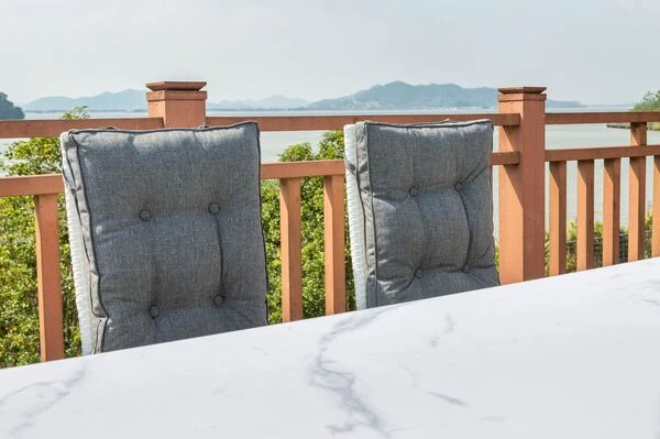 OUTFLEXX Dining Set, Weiß, Polyrattan, Tisch 200x95cm, Spraystone 6mm, 6 Dining Sessel Verstellbar 13 OUTFLEXX Dining Set, Weiß, Polyrattan, Tisch 200x95cm, Spraystone 6mm, 6 Dining Sessel Verstellbar – Bild 11