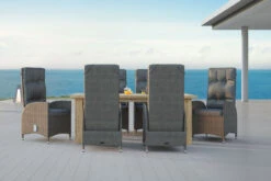 OUTFLEXX Esstischgarnitur, Polyrattan/Teakholz, Tisch 200 X 100 Cm, 6 Hochlehner- Diningsessel, Inkl. Polster 36 OUTFLEXX Esstischgarnitur, Polyrattan/Teakholz, Tisch 200 X 100 Cm, 6 Hochlehner- Diningsessel, Inkl. Polster -Gartenmoebel Verkaufs-Shop 19371 17 CGI.jpg