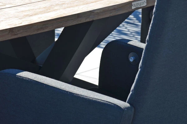 OUTFLEXX Belgium/Malaga Set, Anthrazit/sooty, Recycled Teak/Alu/Sunbrella, 220x100cm, 6 Sessel, Rustikal Gebürstet, Verstellbare Rückenlehne 11 OUTFLEXX Belgium/Malaga Set, Anthrazit/sooty, Recycled Teak/Alu/Sunbrella, 220x100cm, 6 Sessel, Rustikal Gebürstet, Verstellbare Rückenlehne – Bild 9