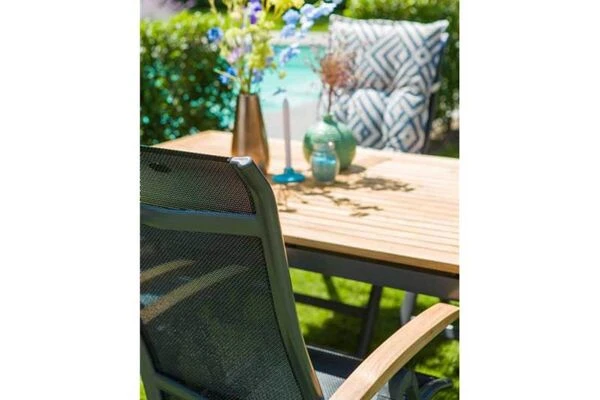 HARTMAN Xanadu / Alice Sitzgruppe, Xerix/schwarz, Alu/Teakholz, 4x4 Textilen, 8 Multipos, 220x100cm 5 HARTMAN Xanadu / Alice Sitzgruppe, Xerix/schwarz, Alu/Teakholz, 4x4 Textilen, 8 Multipos, 220x100cm – Bild 3