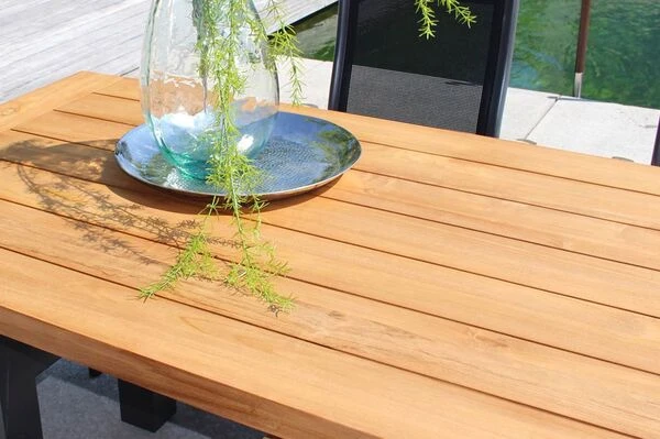 HARTMAN Sondermodell Yasmani/Alice Esstischgruppe, Xerix, Alu/Teakholz, 4x4 Textilen, 240x100cm, 4 Stapel-, 2 Multipositionssessel 8 HARTMAN Sondermodell Yasmani/Alice Esstischgruppe, Xerix, Alu/Teakholz, 4x4 Textilen, 240x100cm, 4 Stapel-, 2 Multipositionssessel – Bild 6